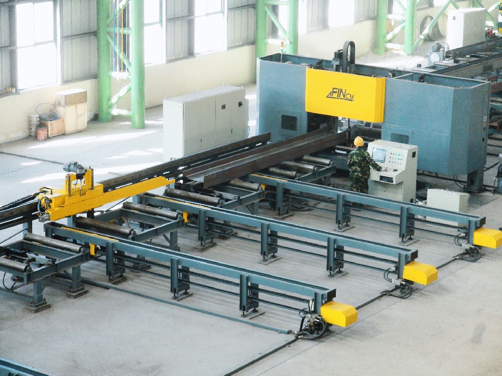 连接板数控钻床 (钻锯联合生产线)